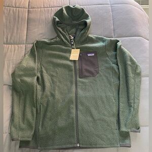 NWT L R1 Patagonia Forest Green Fleece Jacket
